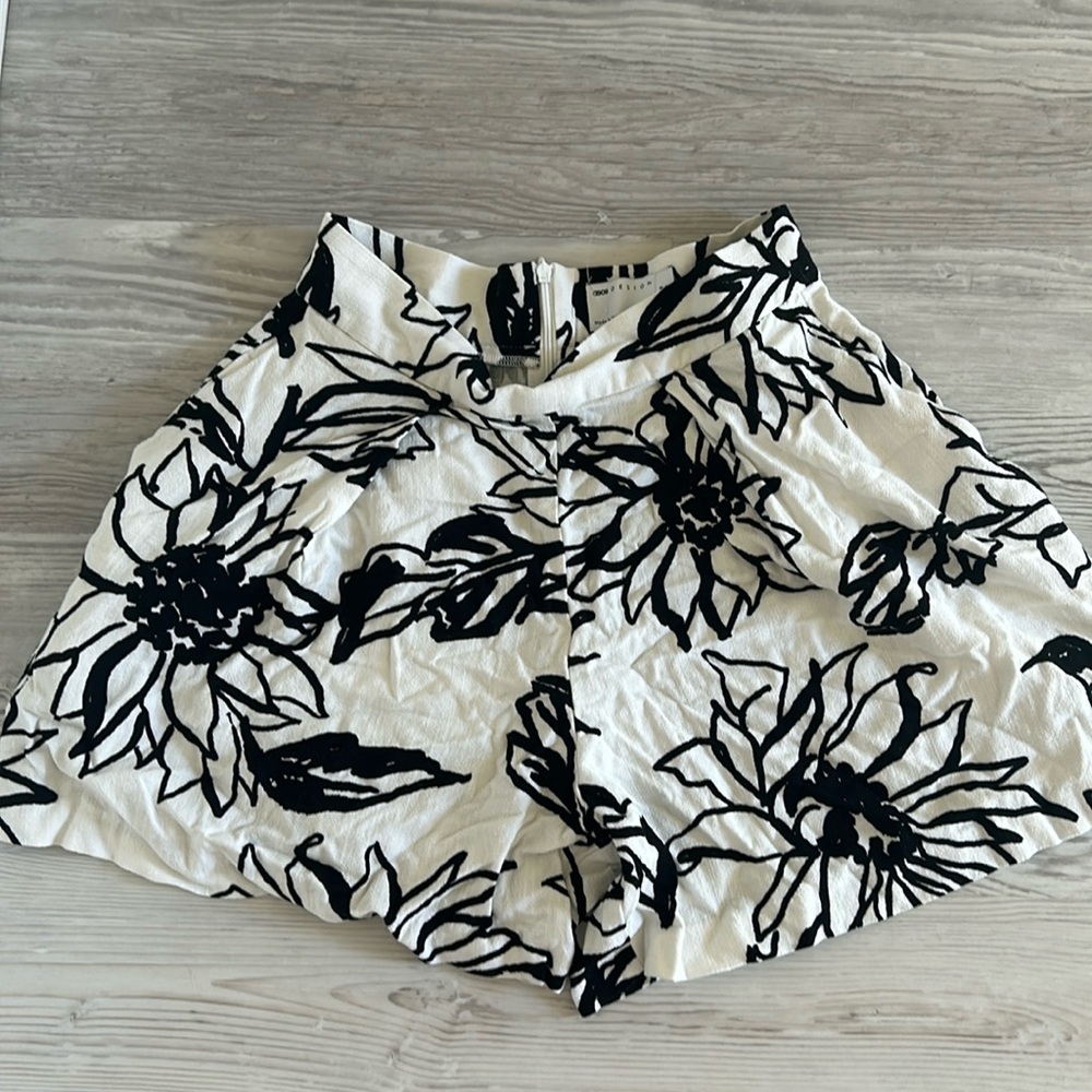 ASOS Floral Sketch Inverted Pleat Shorts